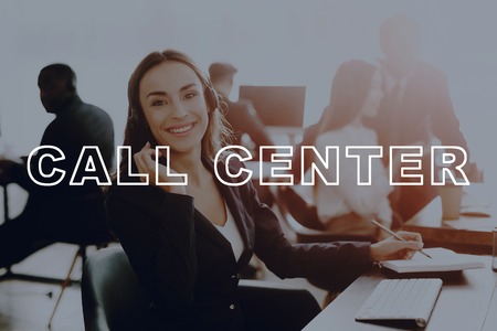 Caucasian Girl. Call Centre. Favorite Work. Women Operator. Call Centre Workpalce. Office Workplace. Smilling Office Employee. Professional Operator. Young Lady Manager. Customer Service .の写真素材