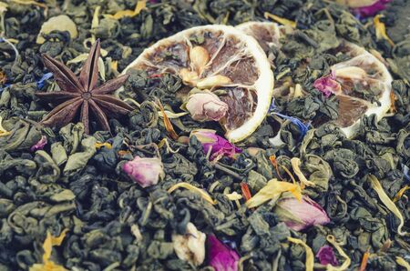 Green tea with roses, lemon and anise