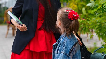 Working mom on maternity leave. Mompreneur. Mom in beautiful style. Female happiness. Busy working day. Modern business lifestyle. Freelance. Family leisureの写真素材