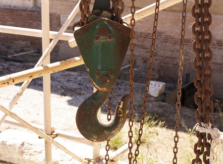 heavy duty hoist old lifting hook photo.の写真素材