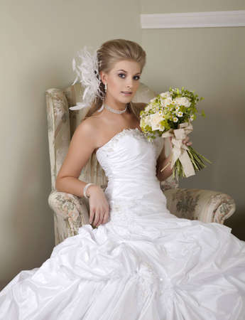 sitting bride - Hana Vernaの写真素材