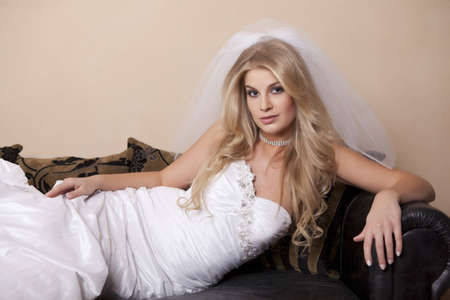 lying bride - Hana Vernaの写真素材