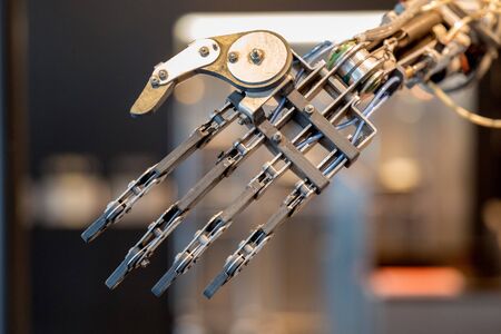Metallic robot hand