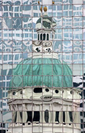 Reflection of St. Louis Gateway Archの写真素材