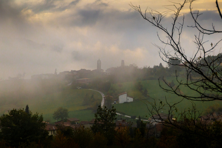 Photographs of views from Mount Penice to a cloudy landscape in the morningの写真素材