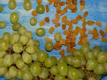 grapes and raisinsの写真素材