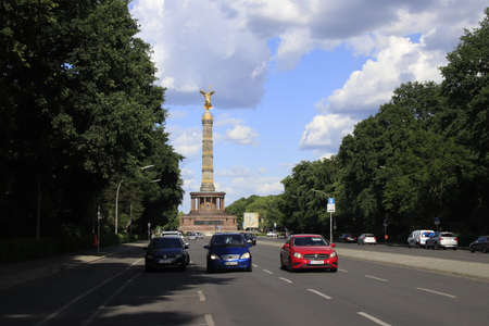 Berlin, Germany - July 02, 2020: view of Strasse des 17. Juni and Victory Columnのeditorial素材