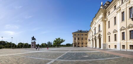 Strelna, St. Petersburg, Russia - August 09, 2018: The square in front of the Konstantinovsky Palace in the State Complex "Palace of Congresses" in the village of Strelna, St. Petersburgのeditorial素材