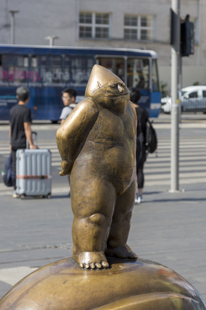 Wroclaw, Poland - July 09, 2018: Bronze Papa Dwarf on a pedestal in the center of Wroclaw, Polandのeditorial素材