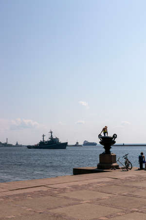 St. Petersburg, Russia - July 16, 2021: Children at the Petrovsky pier in Kranstadt on the shore of the Gulf of Finlandのeditorial素材