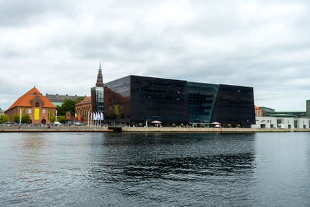Copenhagen. Denmark. 12. September. 2021. Beautiful modern building of the Black Diamond Library. Copenhagen. Denmark Sights Europeのeditorial素材
