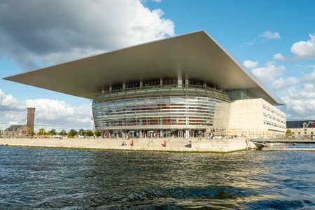 Copenhagen. Denmark. 12. September. 2021. Copenhagen Opera House Denmark Contemporary European architecture Architecture Europeのeditorial素材