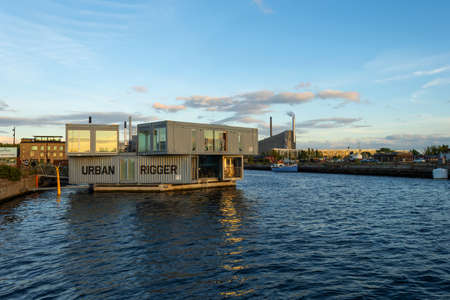 Copenhagen. Denmark. 12. September. 2021. Urban Rigger. Student apartments in containers. Built with upcycled shipping containers on the water. Denmark landmarks. Architecture.のeditorial素材
