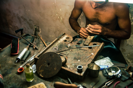COGGALLA, SRI LANKA - April, 2016: sri lanka unknown people life. Casual photo of life on Sri Lanka.のeditorial素材