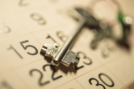 The keys to the apartment and calendar. The concept of mortgage lendingの写真素材