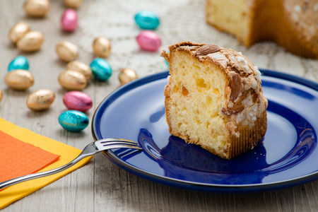 slice of cake dove-shaped Easter