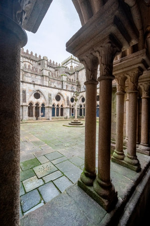The cloister of the Monastery of Batalha, Portugalの写真素材