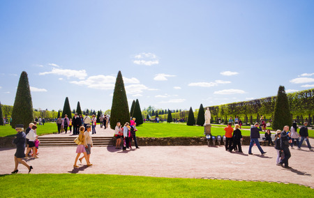 ST. PETERSBURG, RUSSIA - MAY 19 2012. Garden of Peterhof in St.Petersburg, Russia. のeditorial素材