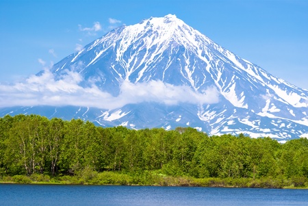 The peaceful picture of a sleeping volcano height of almost 3,500 mの写真素材