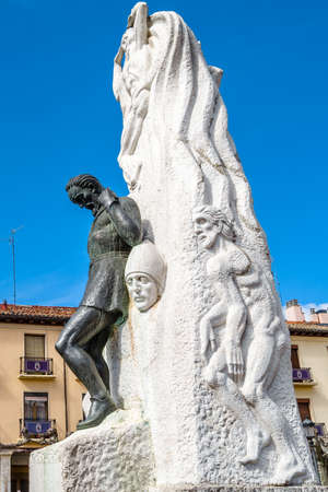 PALENCIA, SPAIN - MARCH 27, 2016: View of the statue called "Monument to Alonso Berruguete", made in 1963 by the sculptor Victorio Macho in 1963, located in the main square of Palencia (Castile and Leon), Spainのeditorial素材
