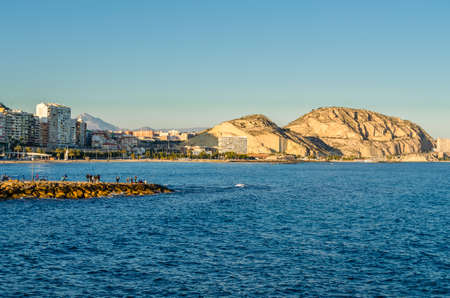ALICANTE, SPAIN - DECEMBER 30, 2018: View of the beach in the Mediterranean city of Alicante, Spainのeditorial素材