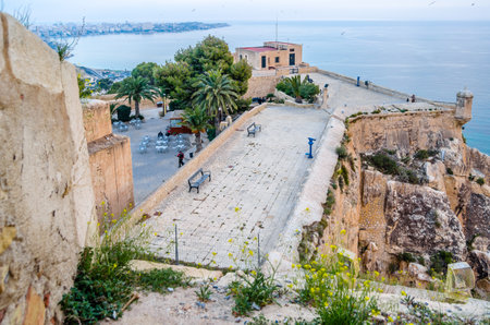 ALICANTE, SPAIN - DECEMBER 27, 2018: View of Santa Barbara castle and the Mediterranean city of Alicante, Spainのeditorial素材