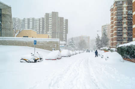 MADRID, SPAIN â JANUARY 9, 2021: Streets of Madrid blanketed with the heaviest snowfall in 50 years, during Storm âFilomenaâのeditorial素材
