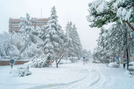 MADRID, SPAIN â JANUARY 9, 2021: Streets of Madrid blanketed with the heaviest snowfall in 50 years, during Storm âFilomenaâのeditorial素材