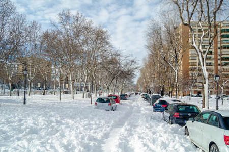 MADRID, SPAIN â JANUARY 10, 2021: Streets of Madrid blanketed with the heaviest snowfall in 50 years, after Storm âFilomenaâのeditorial素材
