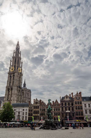 ANTWERP, BELGIUM - AUGUST 22, 2013: Urban scene in Antwerp, Flanders, Belgiumのeditorial素材