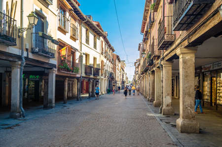 ALCALA DE HENARES, SPAIN - SEPTEMBER 4, 2021: Urban scene, streets in Alcala de Henares, Madrid province, Spainのeditorial素材