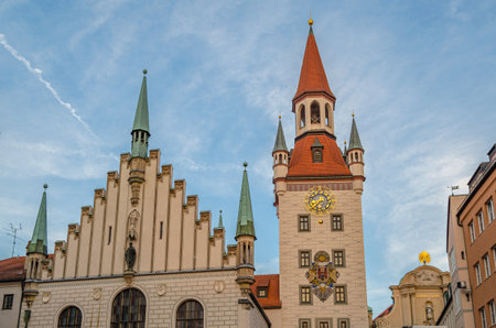 MUNCHEN, GERMANY - JULY 4, 2015: The Old Town Hall, a medieval building in Munich, Bavaria, Germany. Since 1983, it has housed the Spielzeugmuseum (Toy Museum)のeditorial素材