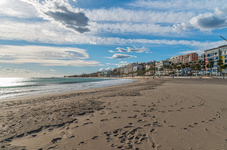 VILLAJOYOSA (LA VILA JOIOSA), SPAIN - JANUARY 20, 2023: View of Villajoyosa beach, located on the Costa Blanca, Alicante province, Valencian Community, Spainのeditorial素材