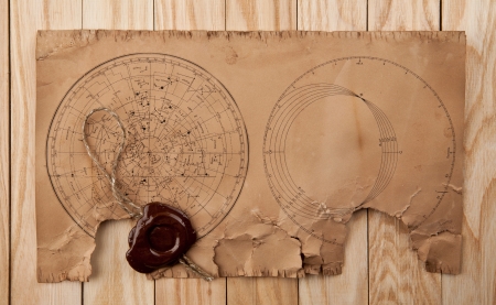 old paper on the wood backgroundの写真素材