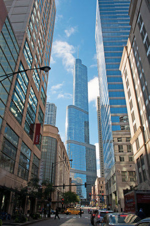 Panoramic view of Trump Tower seen from the street, Chicago skylineのeditorial素材