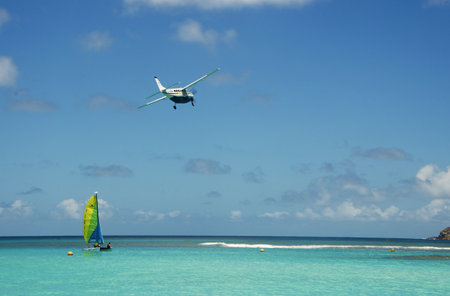 St Jean beach, plane, St Barth, St. Bartsのeditorial素材