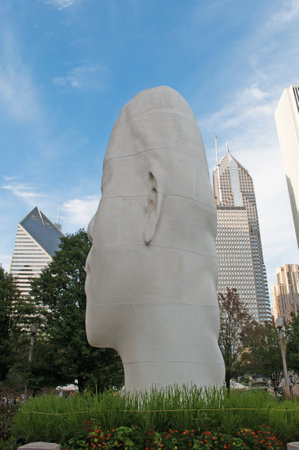 Chicago skyline and sculpture by Jaume Plensa, Millennium Park, September 23, 2014のeditorial素材
