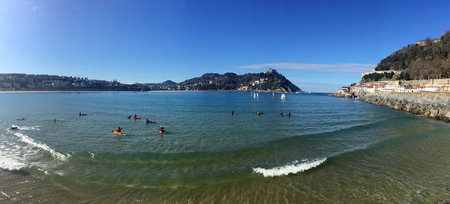 Donostia-San Sebastian, Basque Country, City, Spain. The beach of La Concha from the pier, panoramic view. 28/01/2017のeditorial素材