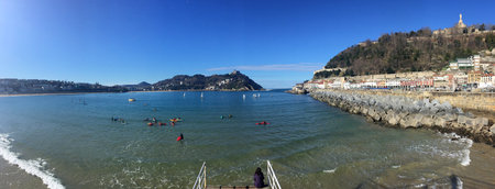 Donostia-San Sebastian, Basque Country, City, Spain. The beach of La Concha from the pier, panoramic view. 28/01/2017のeditorial素材