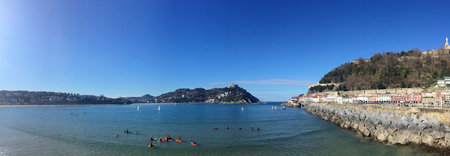 Donostia-San Sebastian, Basque Country, City, Spain. The beach of La Concha from the pier, panoramic view. 28/01/2017のeditorial素材