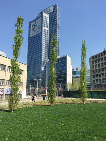 Library of trees, the new Milan park overlooking the Palazzo della Regione Lombardia, skyscraper. March 29, 2017. Office of the Regional Council of Lombardy,のeditorial素材