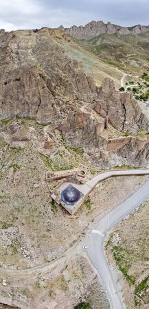 Aerial view of Eski Bayezid Cami, mosque located near Ishak Pasha Palace, Dogubayazit district. Turkey, Asia. The castle and mosque of Old Beyazitの素材 [FY310132192890]