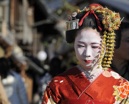 Kyoto,Japan - November 4, 2014: Geisha woman in traditional dress. Kyoto is center of Japanのeditorial素材
