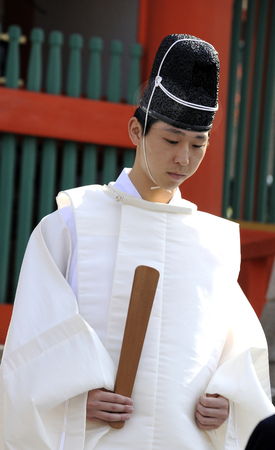 KYOTO,JAPAN-NOVEMBER 07, 2014: Young monk at the fushimi-inari taisha shrineのeditorial素材