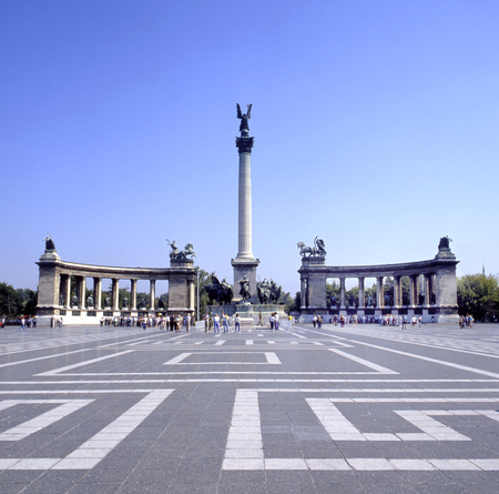 BUDAPEST,HUNGARY-JUNE 08 2017;Tourists visit the Millennium Monument in Heroes' Square, Budapest, Hungary. This square, along with Andrassy Avenue, has been UNESCO World Heritage site since 2002.のeditorial素材
