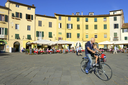 LUCCA, ITALY-SEPTEMBER 26, 2018: The Piazza Anfiteatro is the main square in the city.のeditorial素材