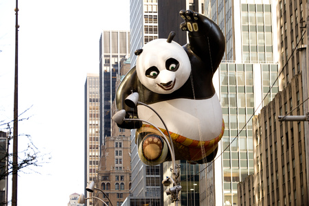 NEW YORK CITY - NOVEMBER 27 2014: the 88th annual Macys Thanksgiving Day parade stretched from Manhattans Upper West Side to Herald Square, viewed by 350,000 spectators.のeditorial素材