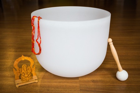 Big crystal singing bowl solo close upの写真素材