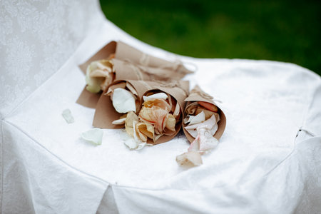 A piece of cake sitting on top of a bedの写真素材