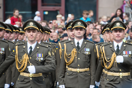 KIEV, UKRAINE - AUGUST 24, 2017: Military parade in Kyiv, dedicated to the Independence Day of Ukraine, 26th anniversary. Rows of military troops on Khreshchatyk streetのeditorial素材